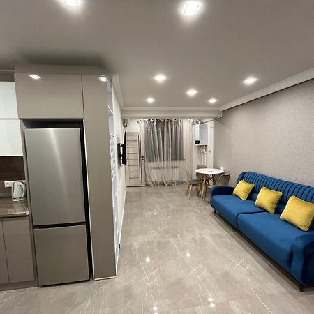 City Centre Apartment On Sakharov Square Ereván Exterior foto