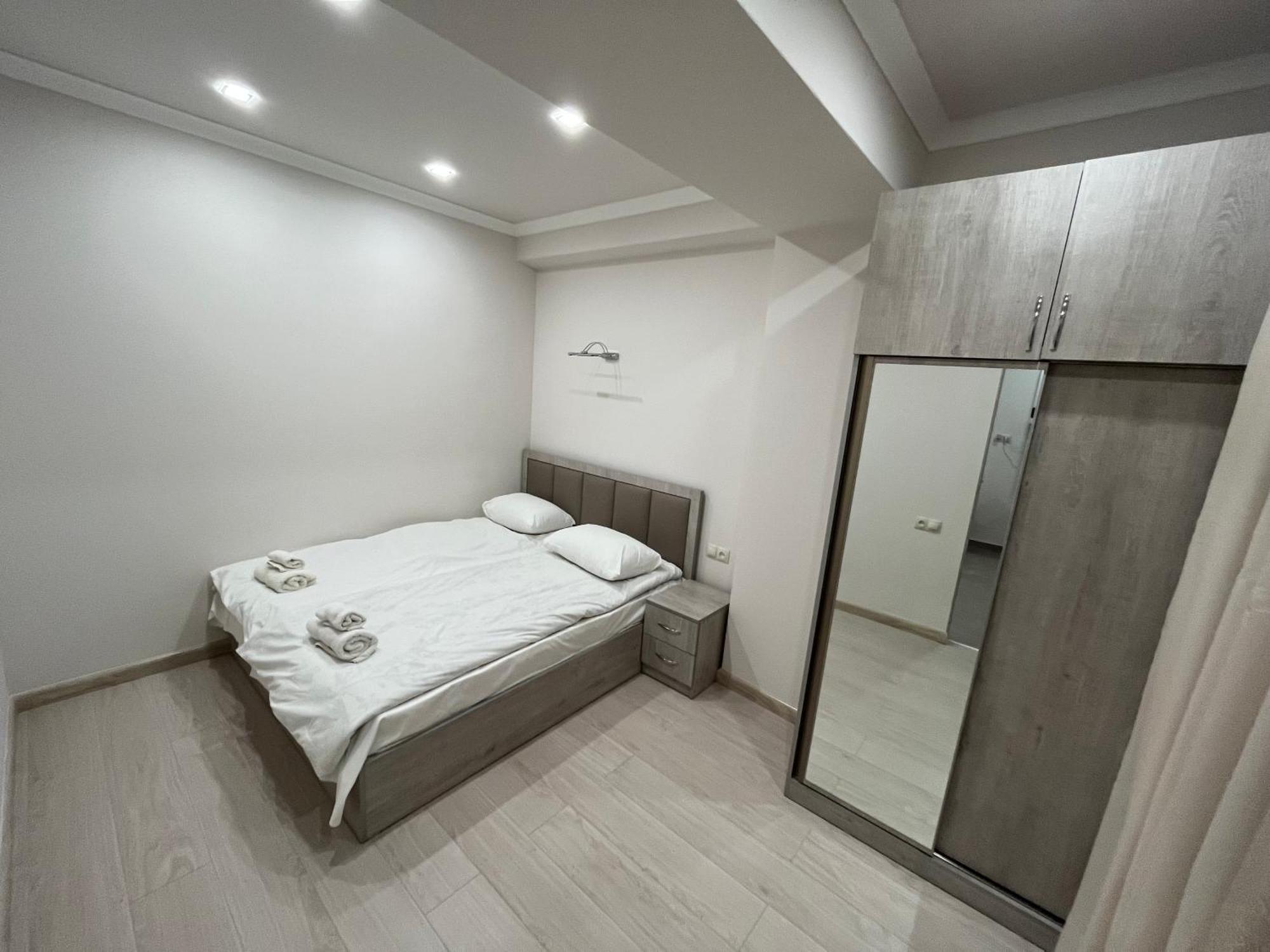 City Centre Apartment On Sakharov Square Ereván Exterior foto